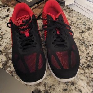 Size 9 Nike Running Shoes